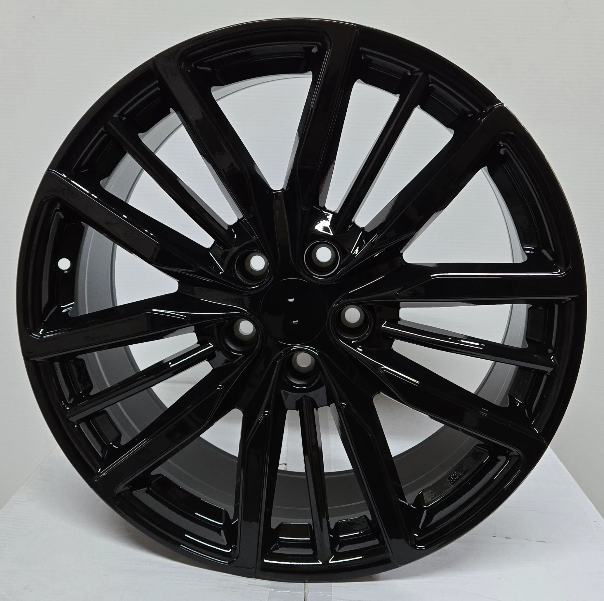H1000 19x8.5 5x114.3 GLOSS BLACK
