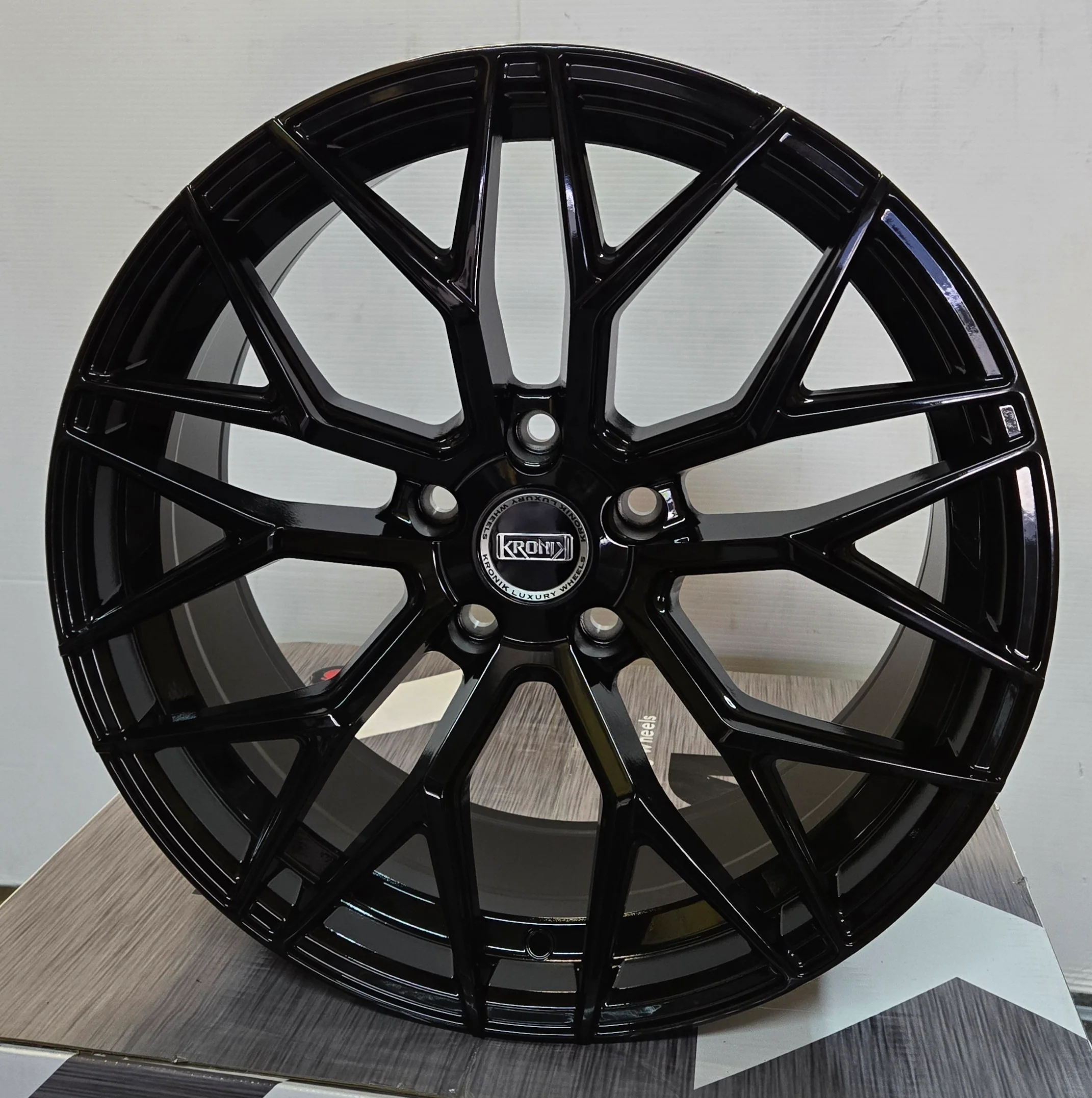 PARAGON B325 19x8.5 5X120 GLOSS BLACK