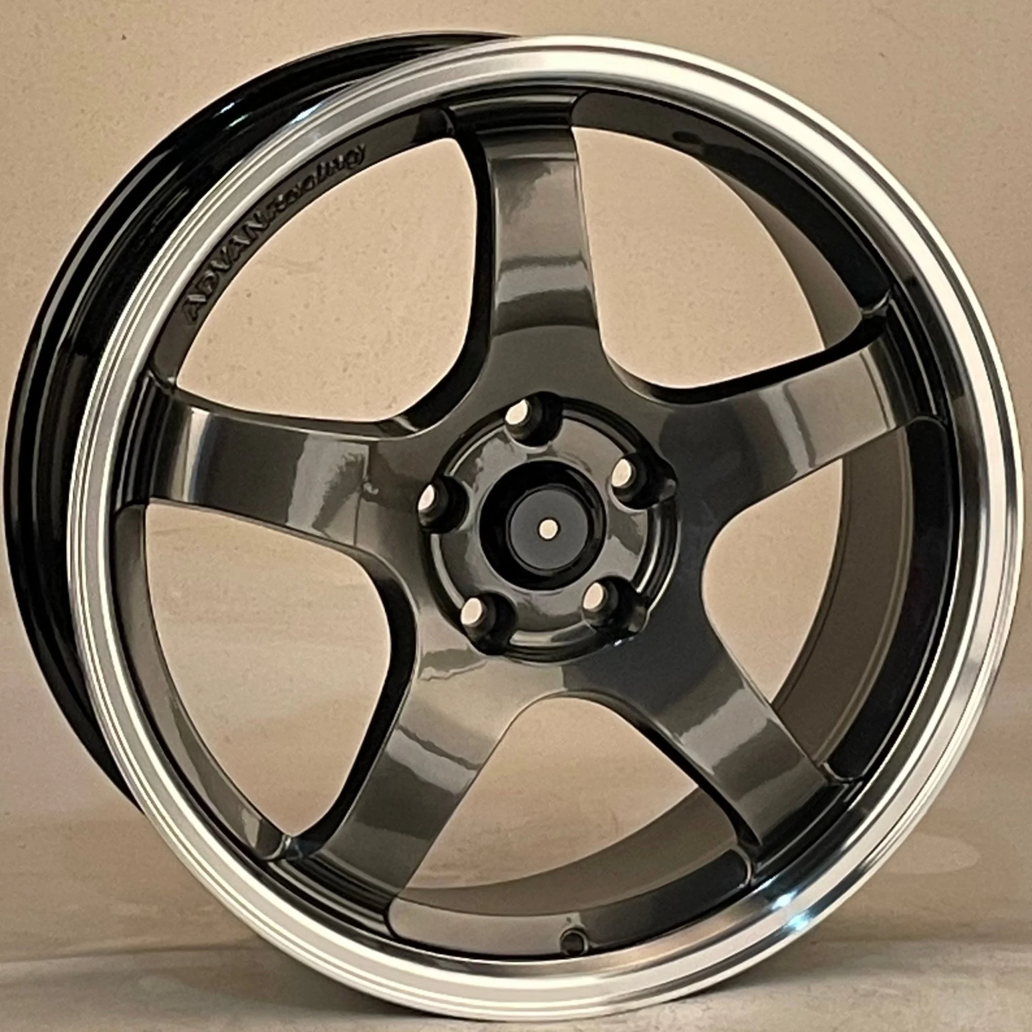 W1547 310 Hyper Black Machined Lip 18x8.5 ET35 5x120 CB72.56
