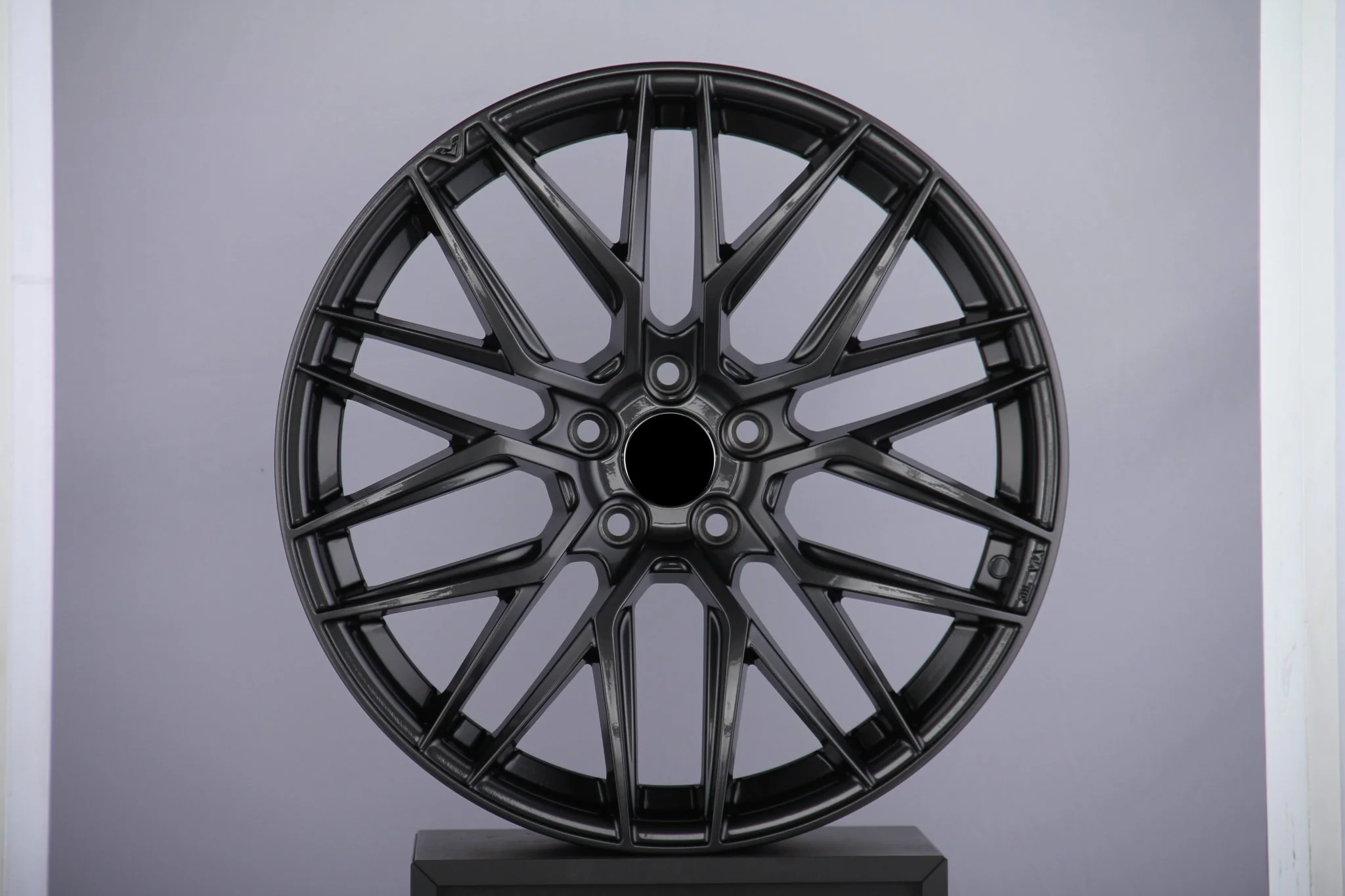 W1609 392 Gunmetal 19x9.5 ET40 5x120 CB72.6 - Image 3