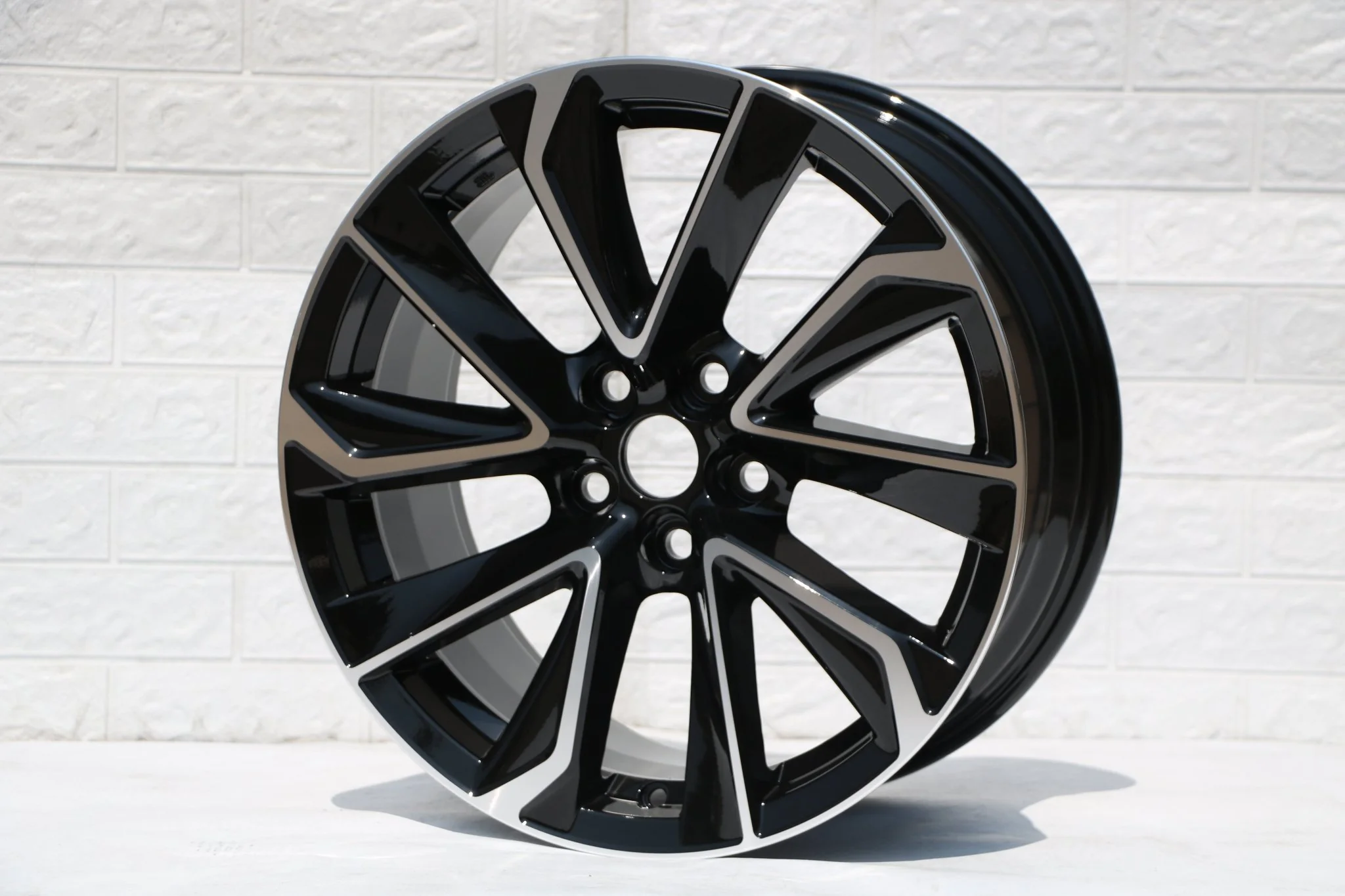 W254 D2038 Black Machined Face 18x8.0 ET40 CB73.1 5x114.3 - Image 3
