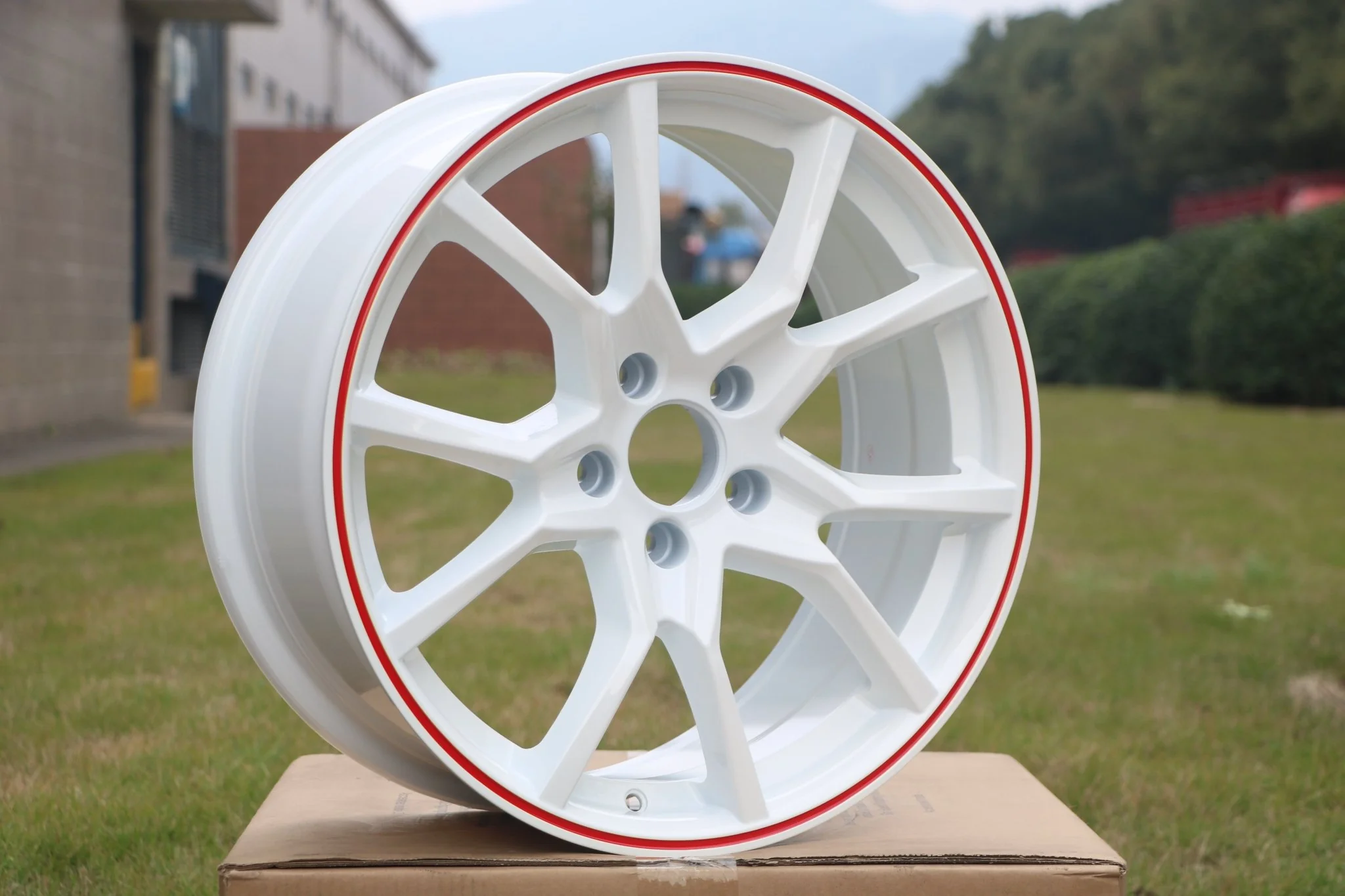 W314 1418 White Red Lip 18x8.0 ET41 5x114.3 CB73.1 - Image 7