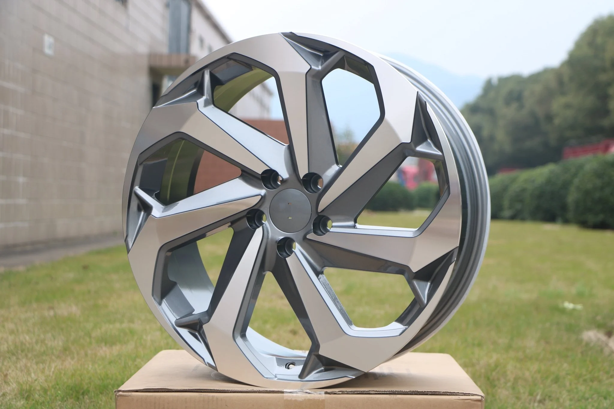 W316 Gunmetal Machined Face 22x8.0 ET40 5x100 CB73.1 - Image 5