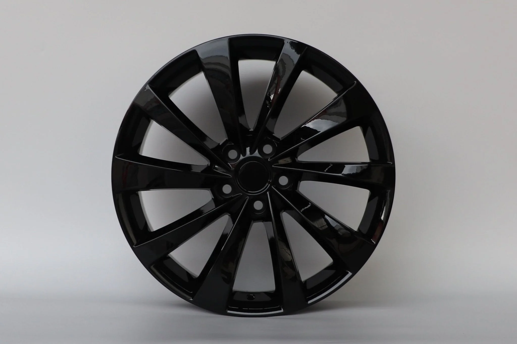W451 1396 Gloss Black 19x8.0 Et35 5x114.3 CB73.1 - Image 2