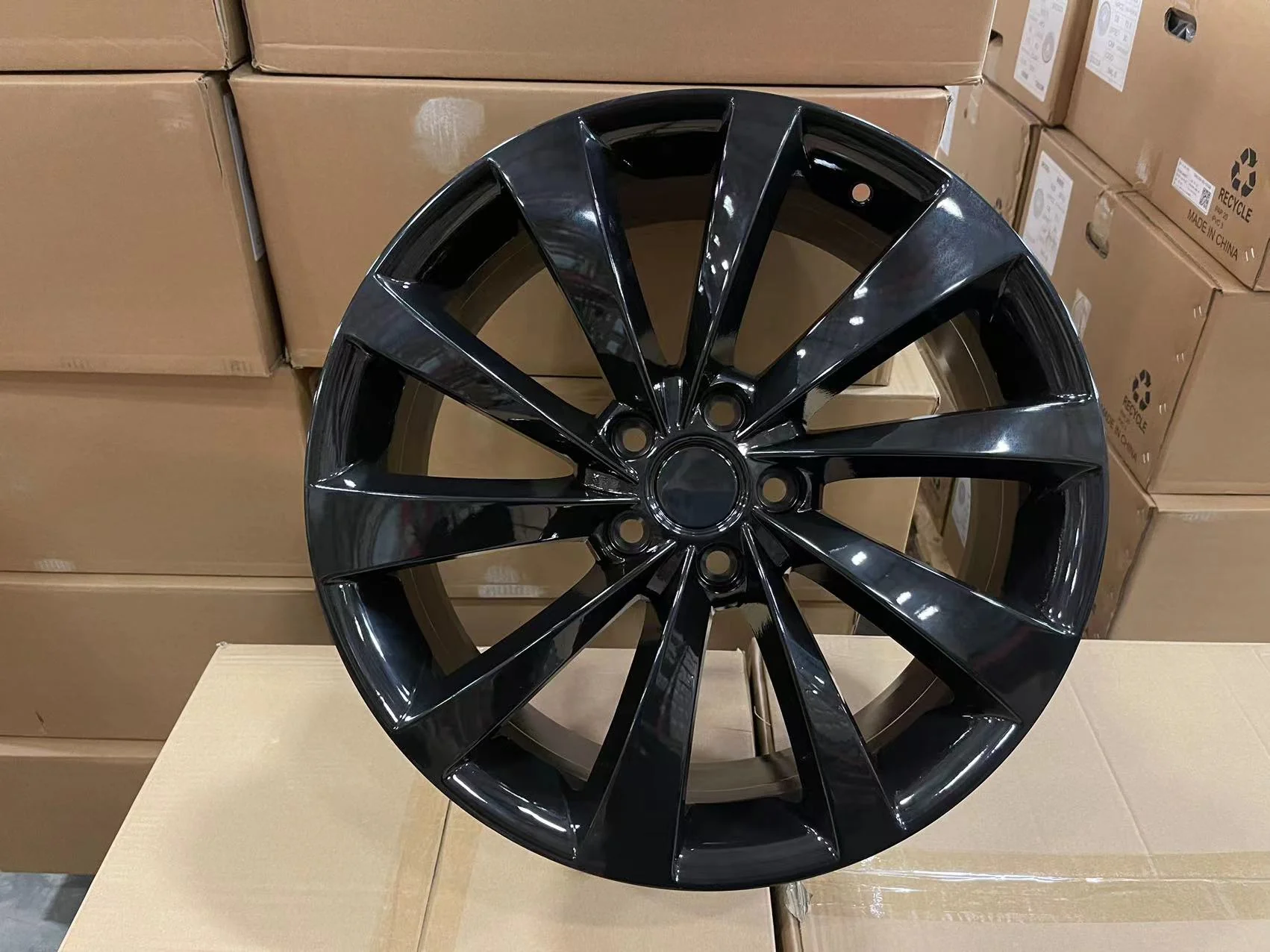 W451 1396 Gloss Black 19x8.0 Et35 5x114.3 CB73.1 - Image 4