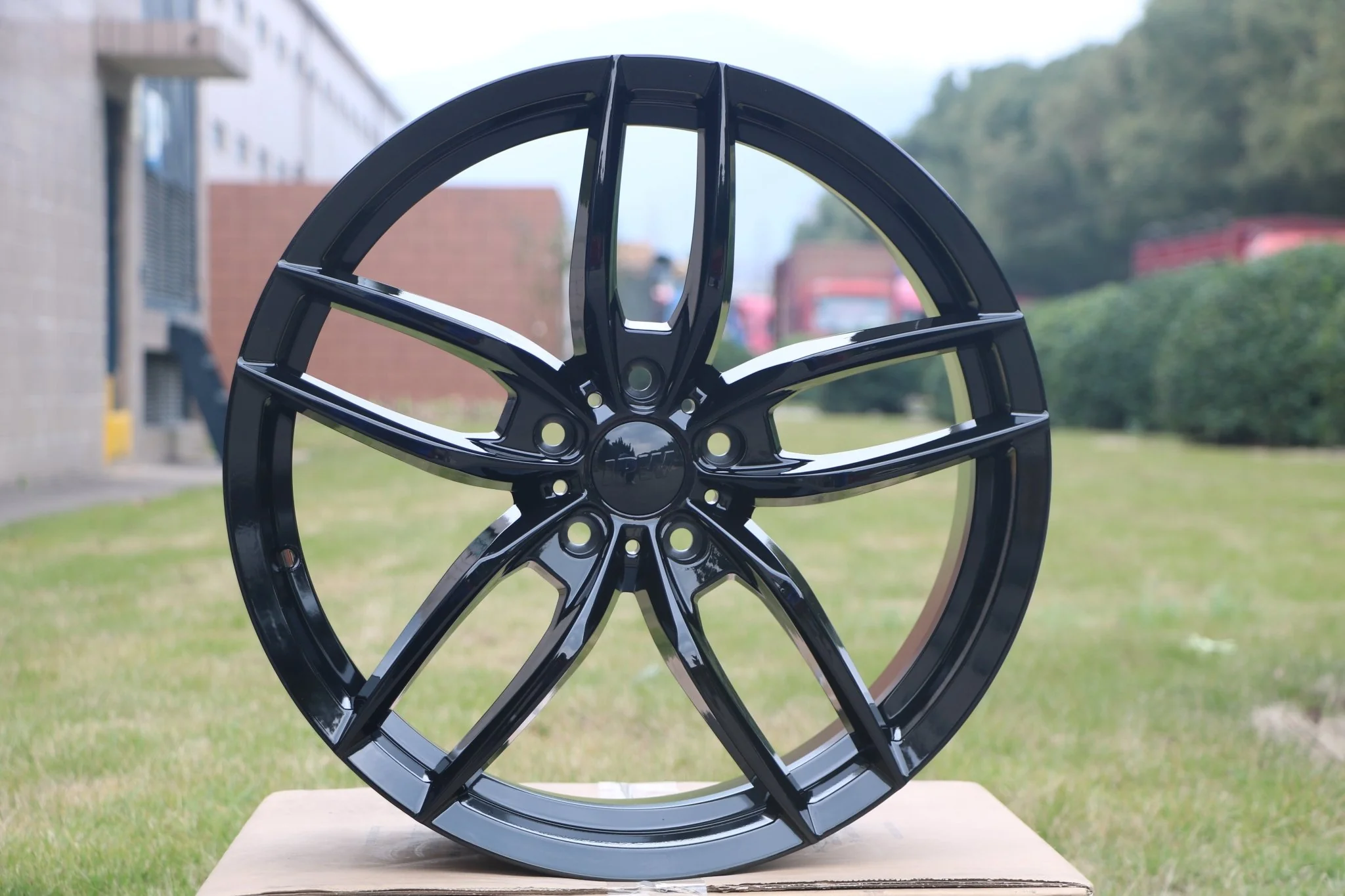 W524 1407 Gloss Black 19x8.5 Et35 5x120 CB72.56 - Image 4