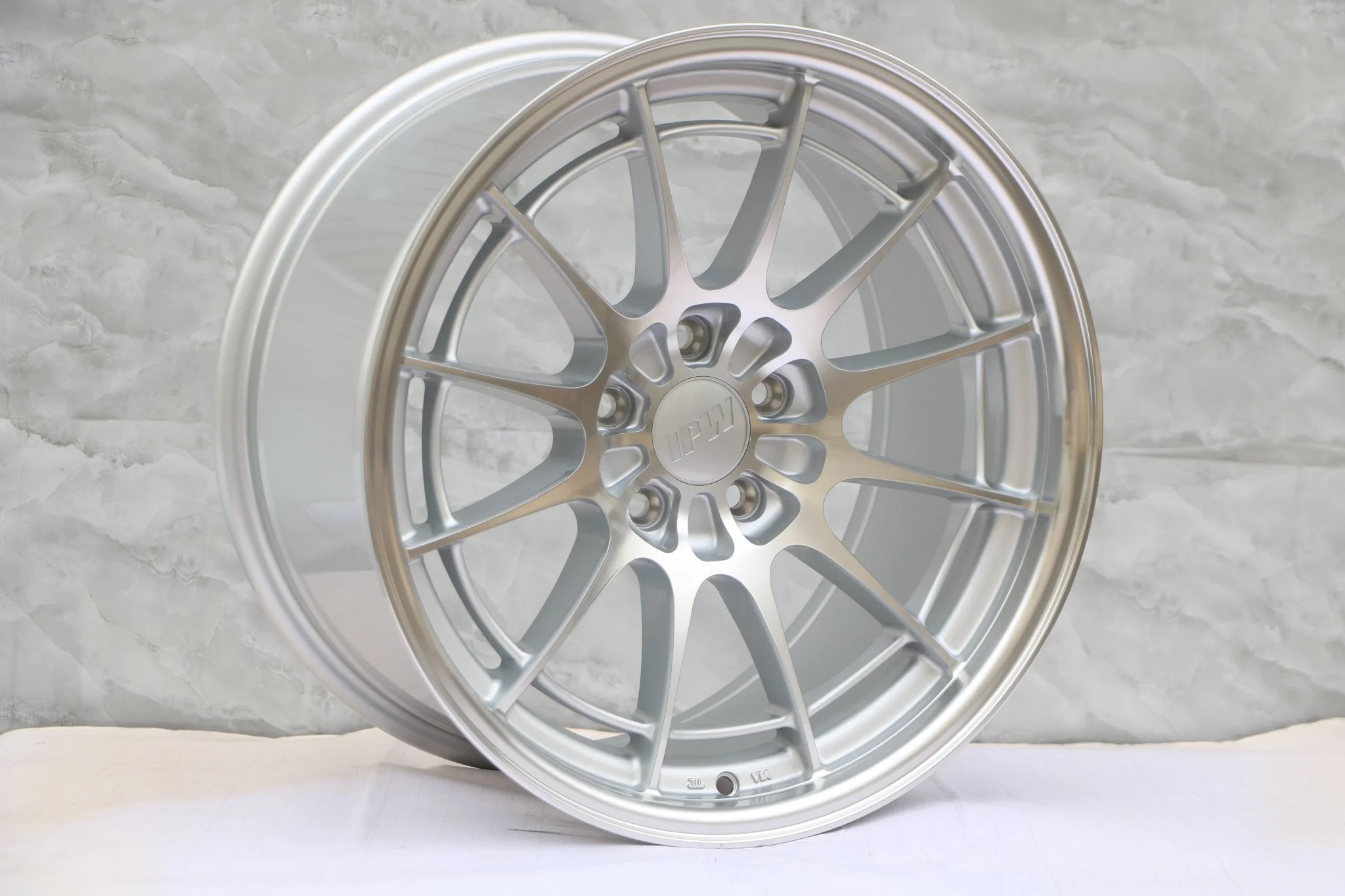 W569 XH064 Silver Machined Face 19x8.5 ET35 5x114.3 CB73.1 - Image 2