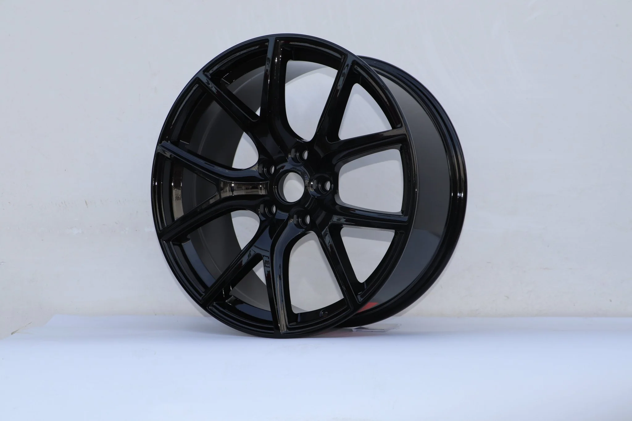 W571 1317 Gloss Black 20x9.5 Et32 CB71.5 - Image 3