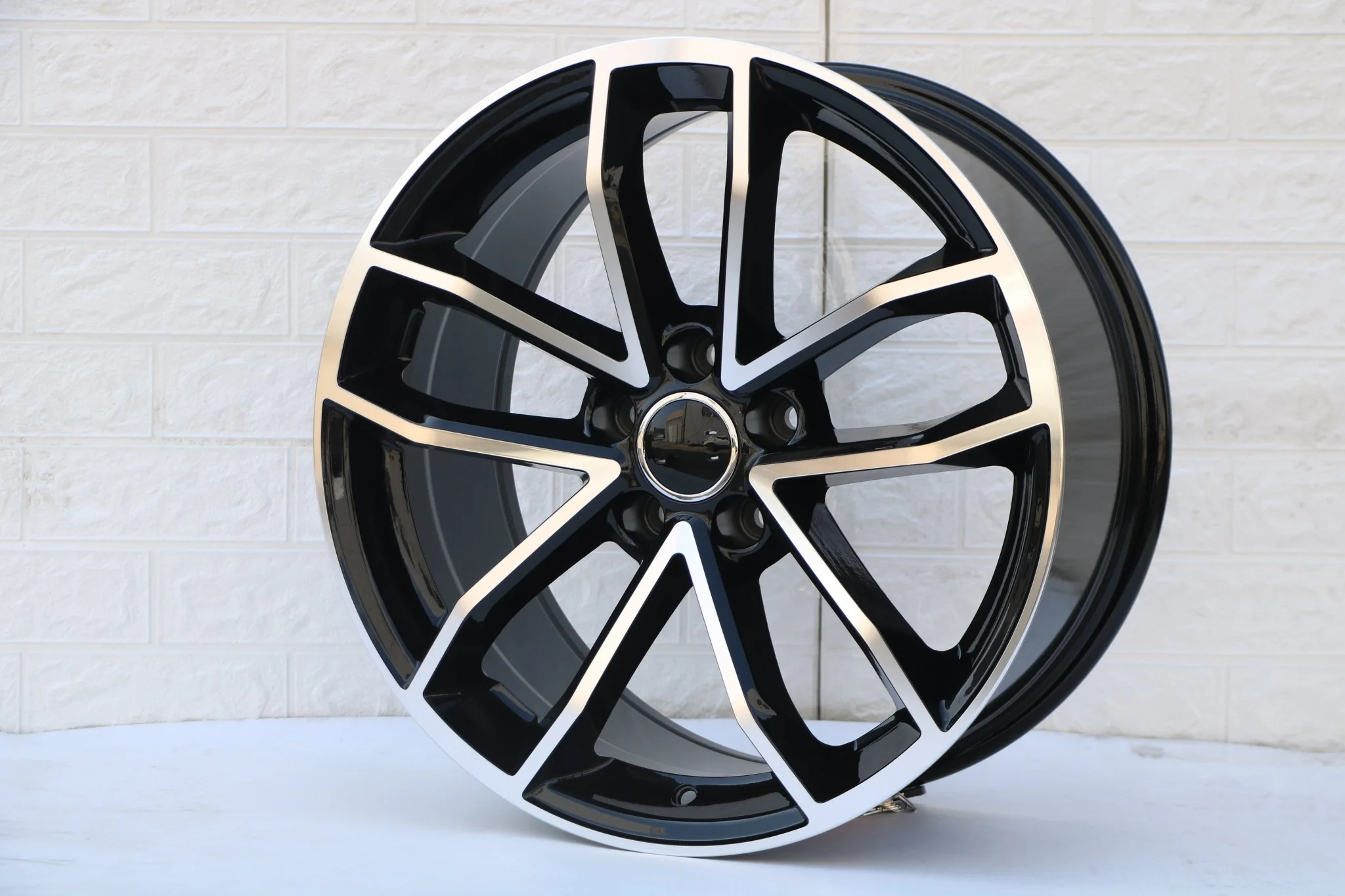 W603 Black Machined Face 19x8.5 ET35 5x112 CB66.6 - Image 2