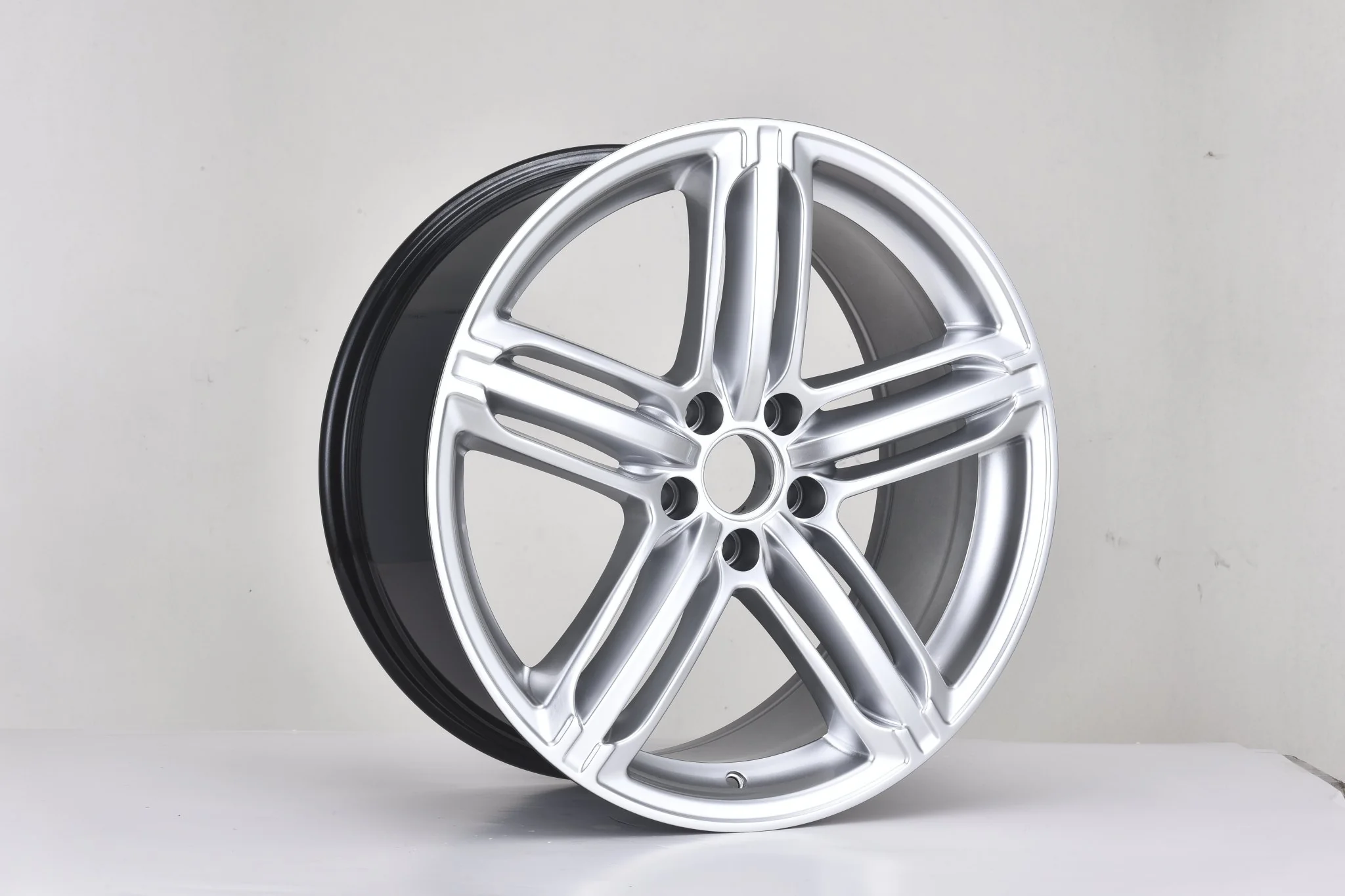 W620 Hyper Silver 20*9.0 ET50 5*130 CB71.5 - Image 5
