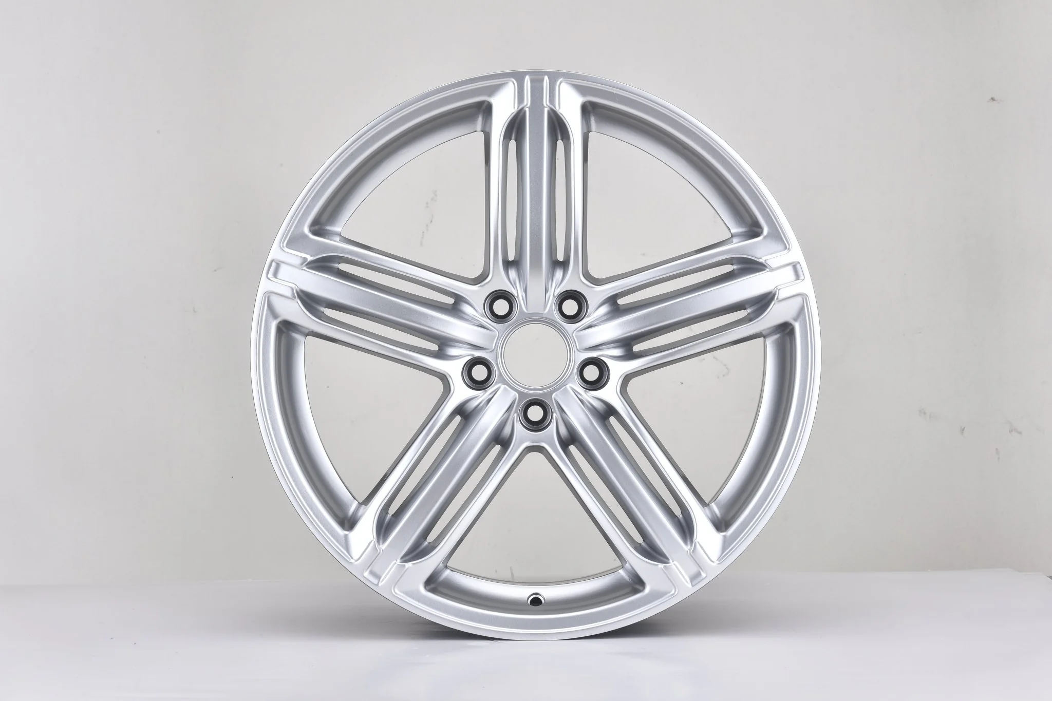 W620 Hyper Silver 20*9.0 ET50 5*130 CB71.5 - Image 6