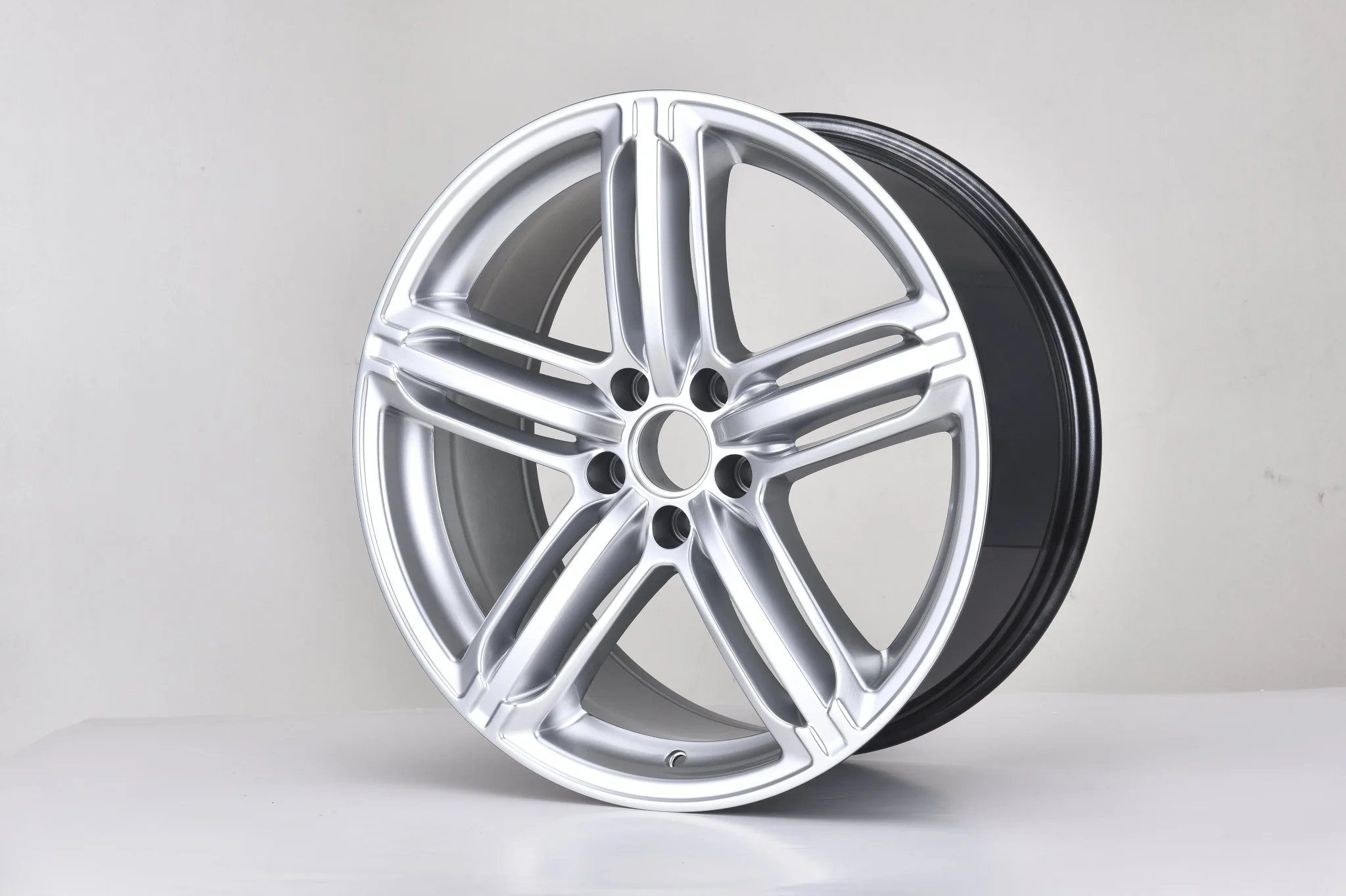 W620 Hyper Silver 20*9.0 ET50 5*130 CB71.5 - Image 7