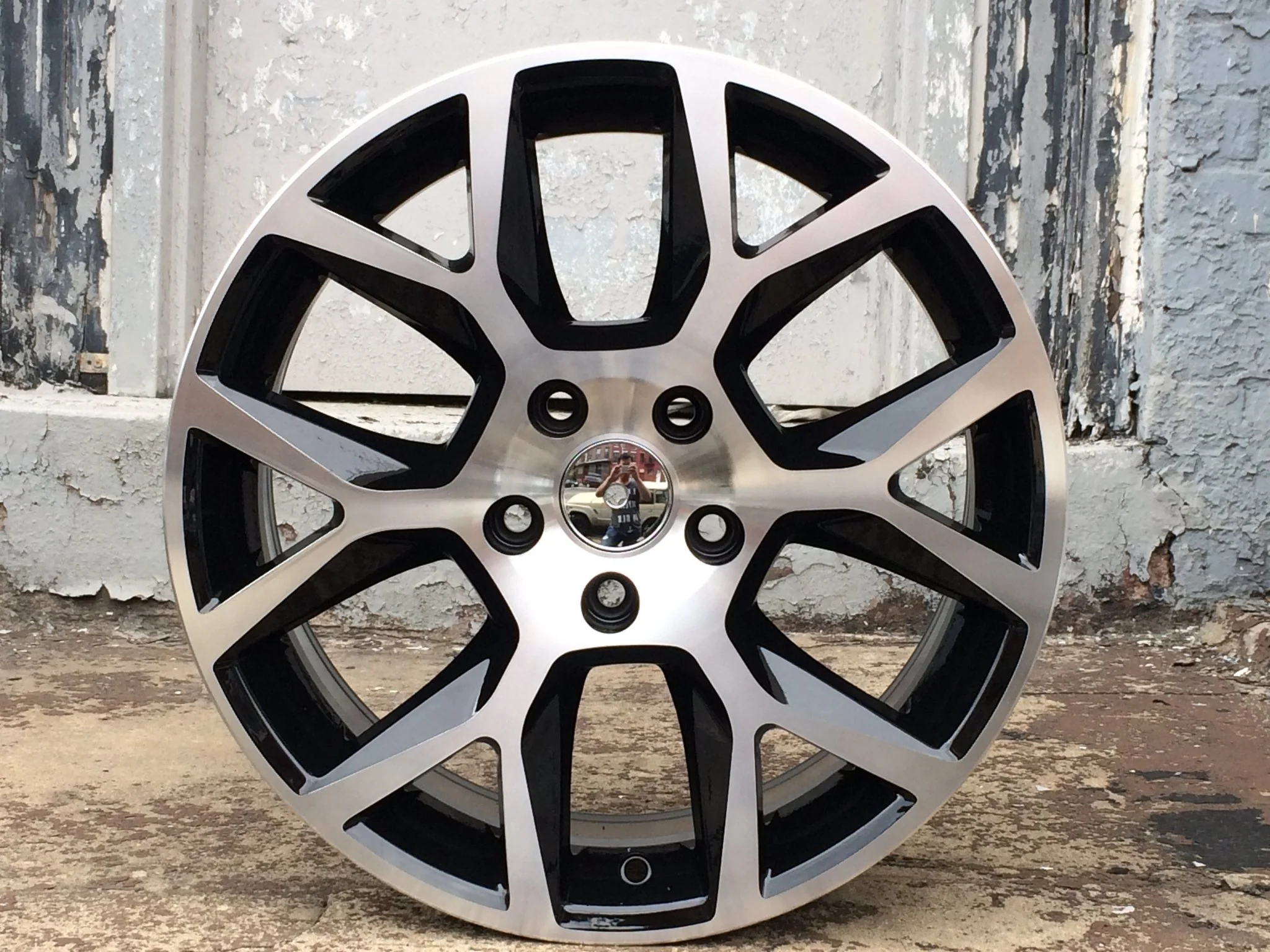 W640-Black Machine Face 18*7.5 ET45 5*112 CB57.1 - Image 3