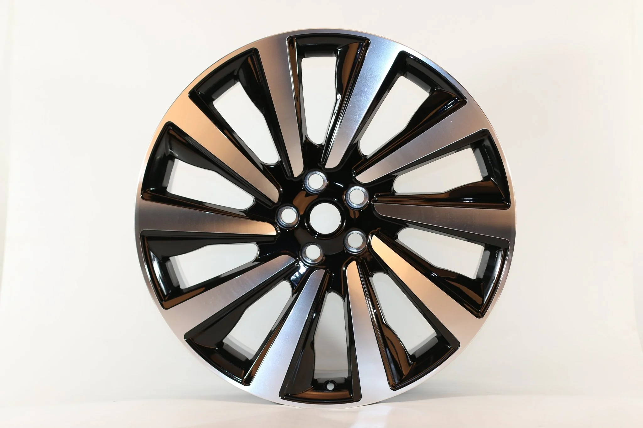 W786 1756 Black Machined Face 22x10 ET45 5x120 CB72.6 - Image 7