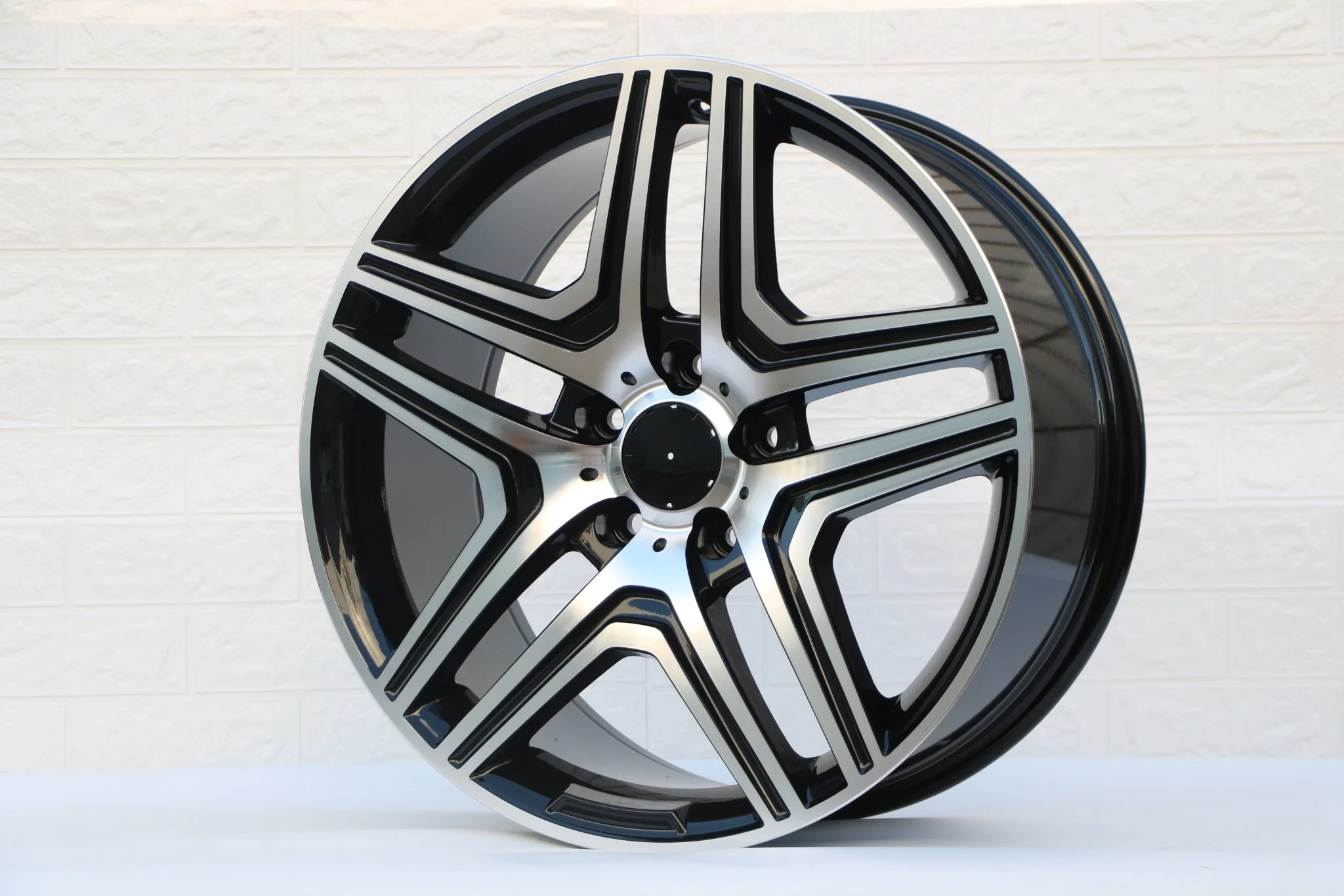 W824 157 Black Machined Face 22x10.0 ET45 5x130 CB84.1 - Image 3