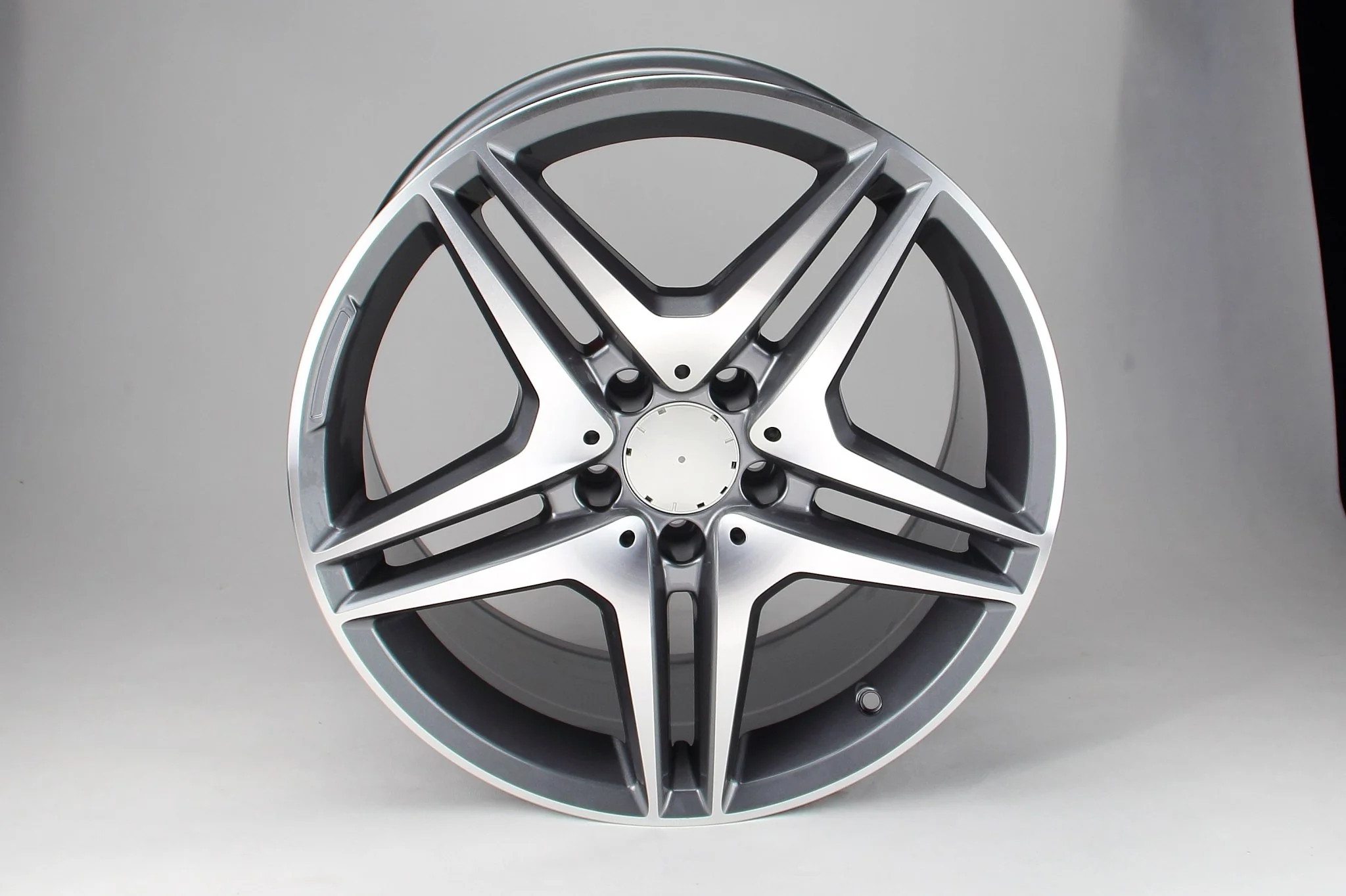 W828 Gunmetal Machined Face 19*9.5 ET35 CB66.6 - Image 4