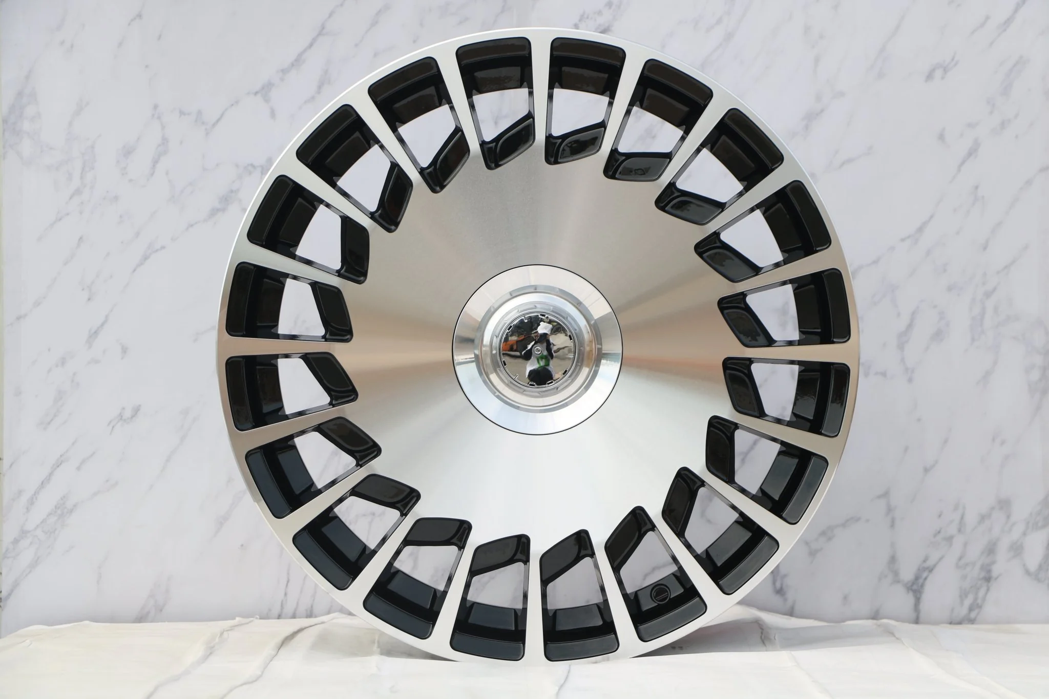 W835 Black Machined Face 20x8.5 ET35 5x112 CB66.6 - Image 6