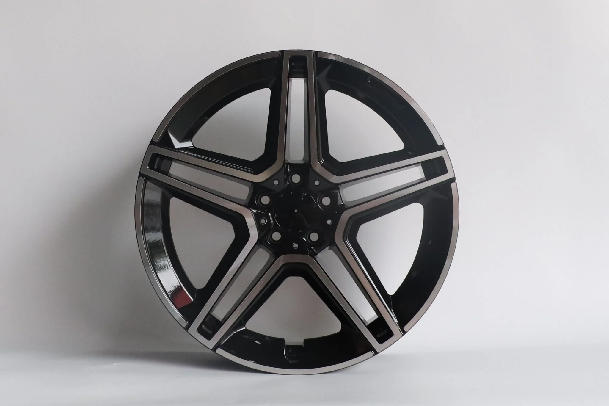 W847 D1694 Black Machined Face 20x8.5 ET35 5x112 CB66.6 - Image 2
