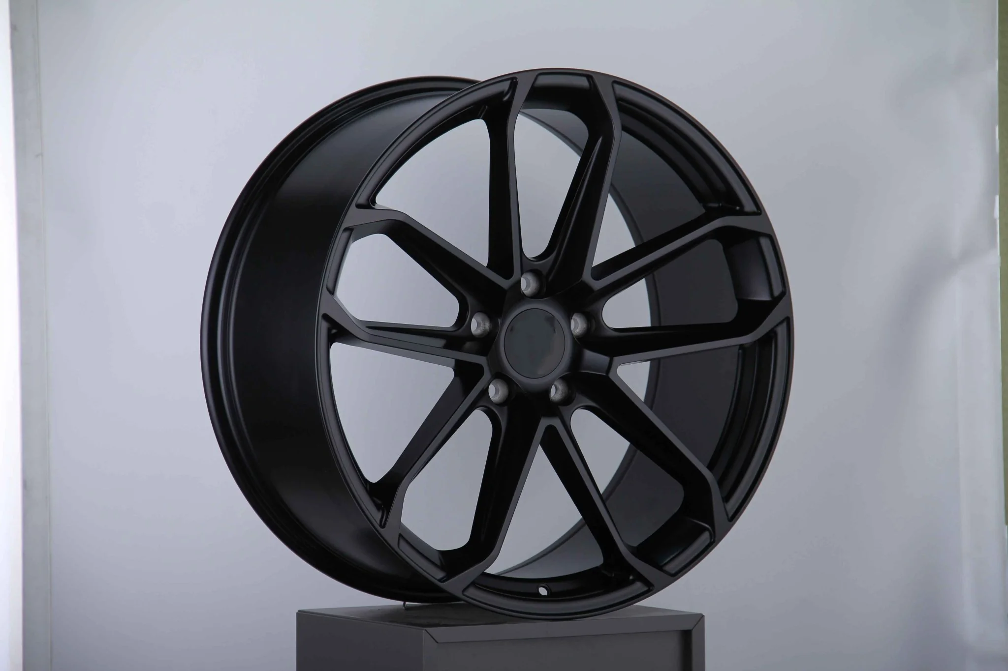 W861 D1869 Satin Black 22x10 ET45 5x130 CB71.5 - Image 4