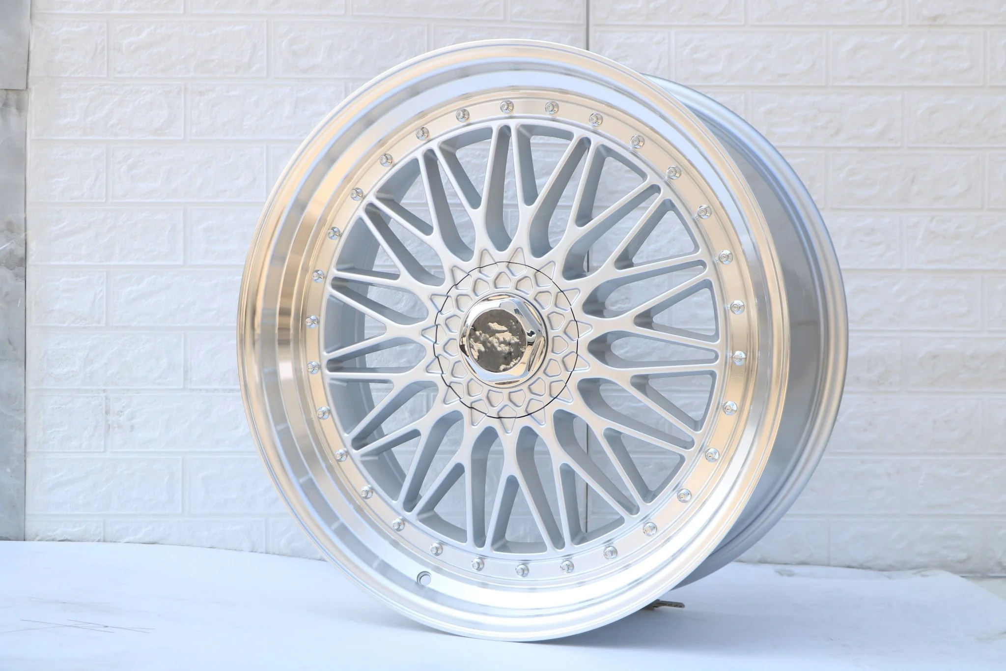 W885 Silver Machined Lip 22x9.0 ET30 5x112/114.3/120 CB73.1 C479-03-S1 - Image 3