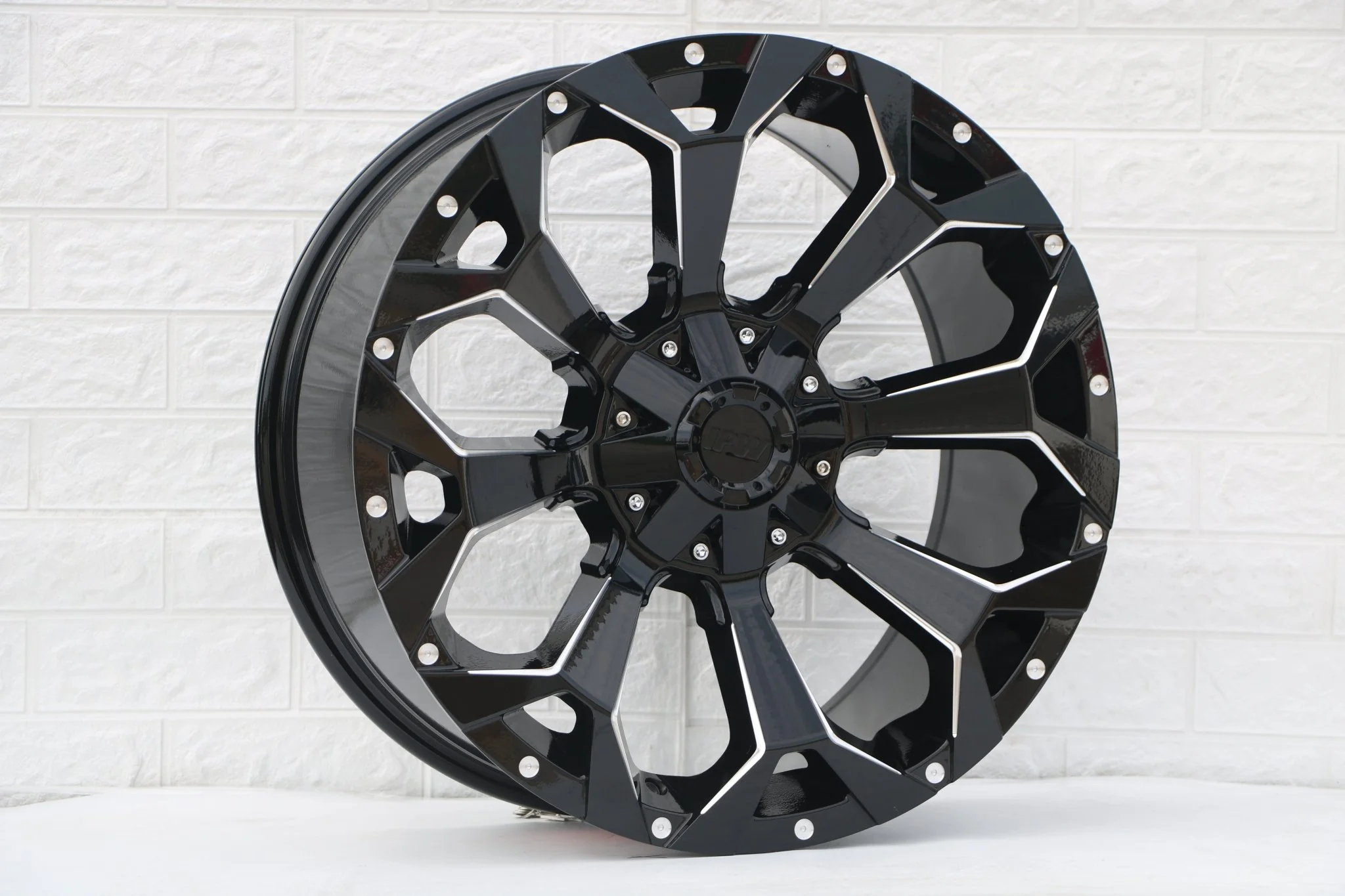 W950 1521B Gloss Black Milled 18x9.0 ET0 6x139.7 CB106.1 - Image 6