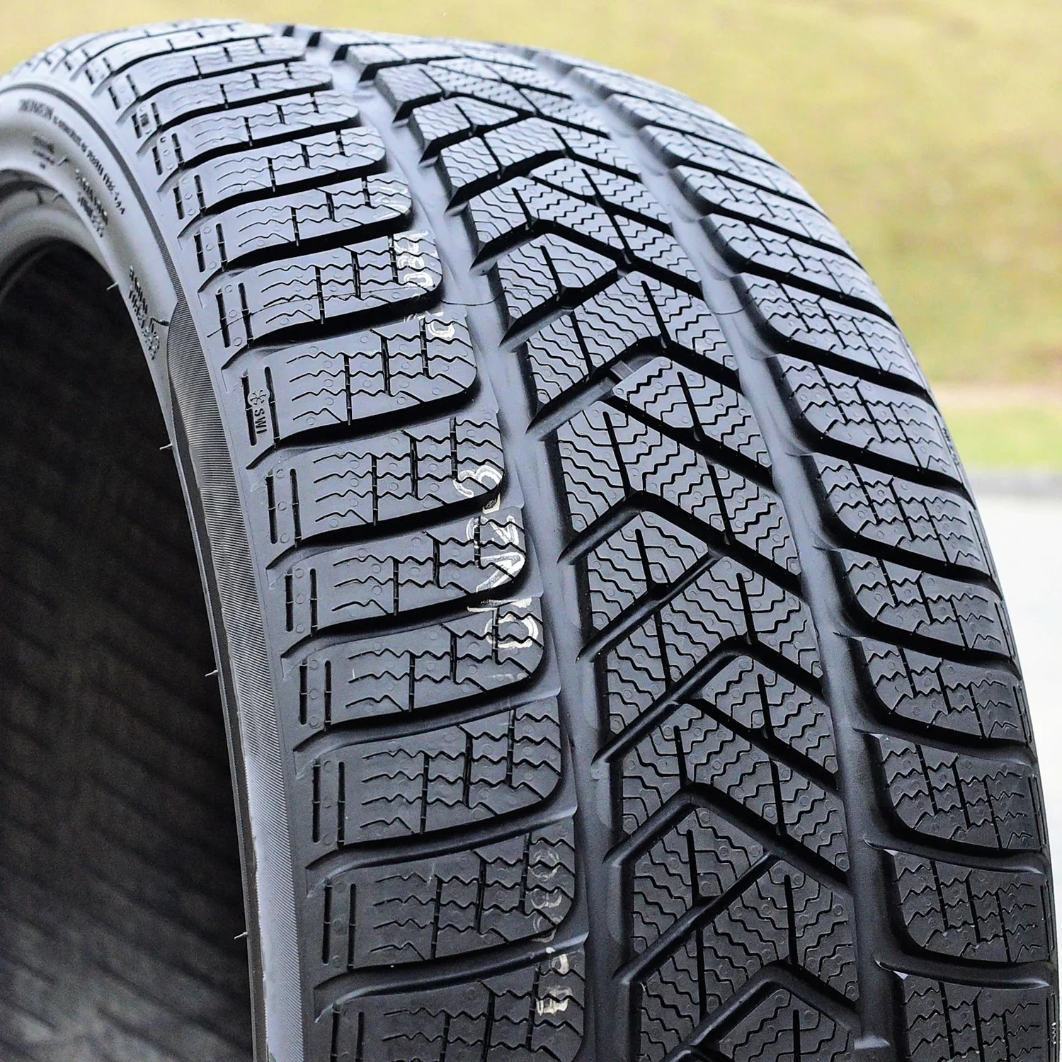 245/45R18 Pirelli Winter Sottozero 3 Winter 100V XL Passenger Tire - Image 2